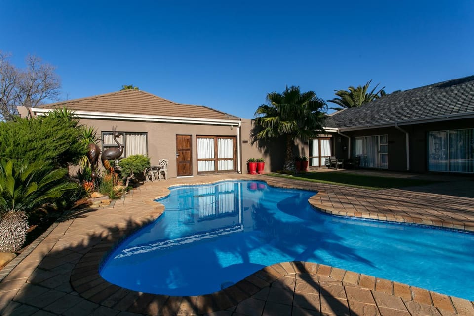 Swimming pool, Swimming pool