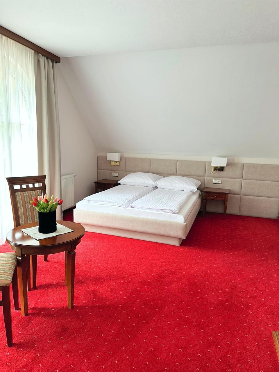 Bed, Photo of the whole room