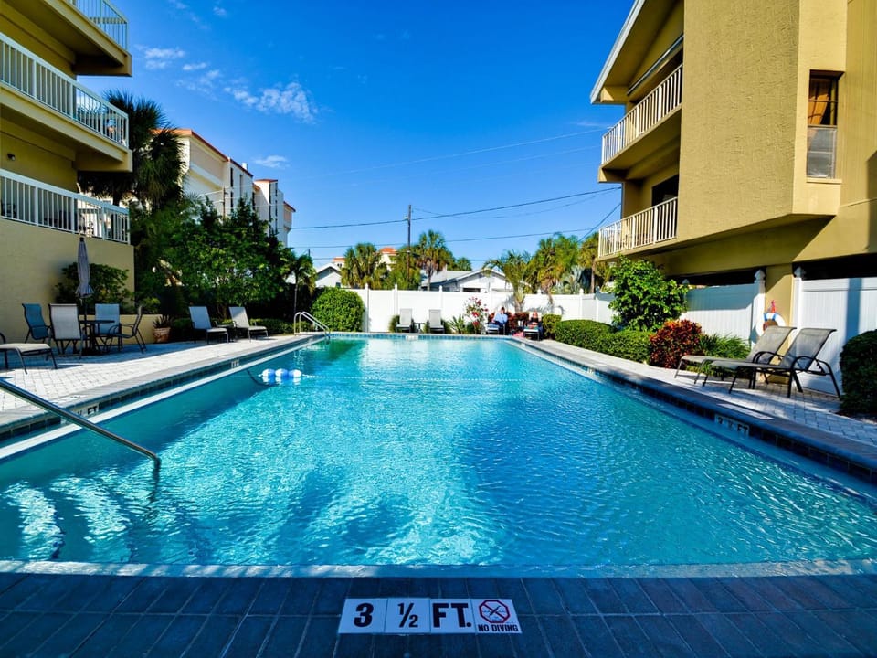 Villas of Clearwater Beach 8A Apartment in Clearwater Beach