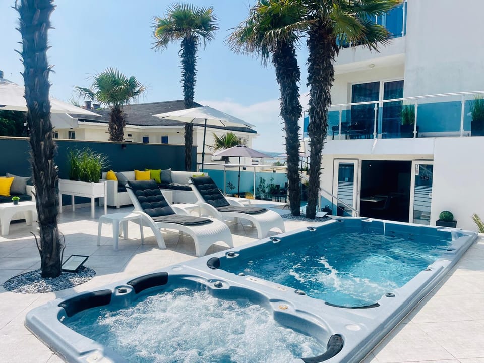 Patio, Day, Hot Tub, sunbed
