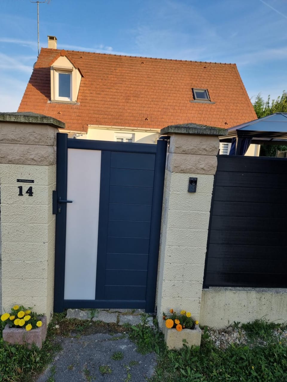 Property building, Facade/entrance