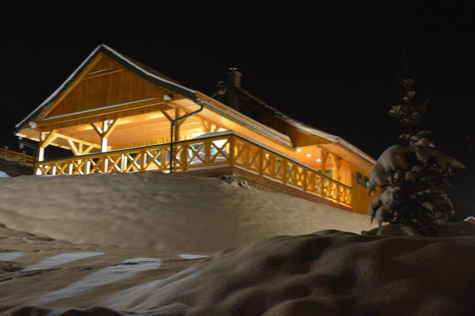 Property building, Natural landscape, Winter