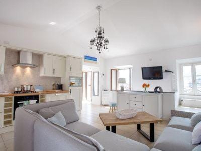 Patio, Kitchen or kitchenette, Living room, Seating area