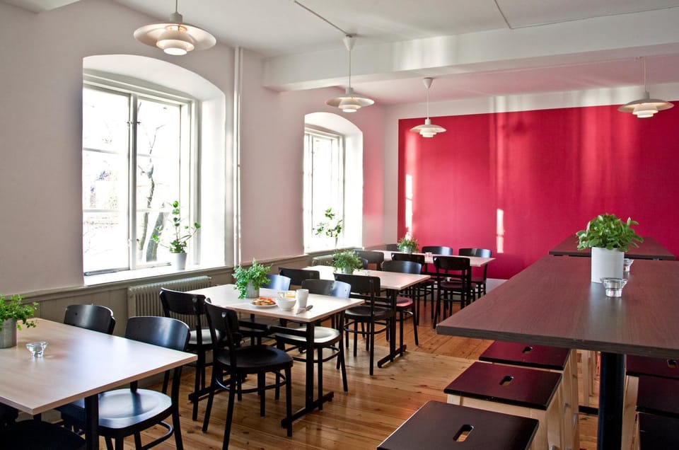 Property building, Restaurant/places to eat, Food and drinks, Other, On site