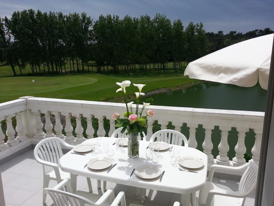 Balcony/Terrace, Lake view, Landmark view