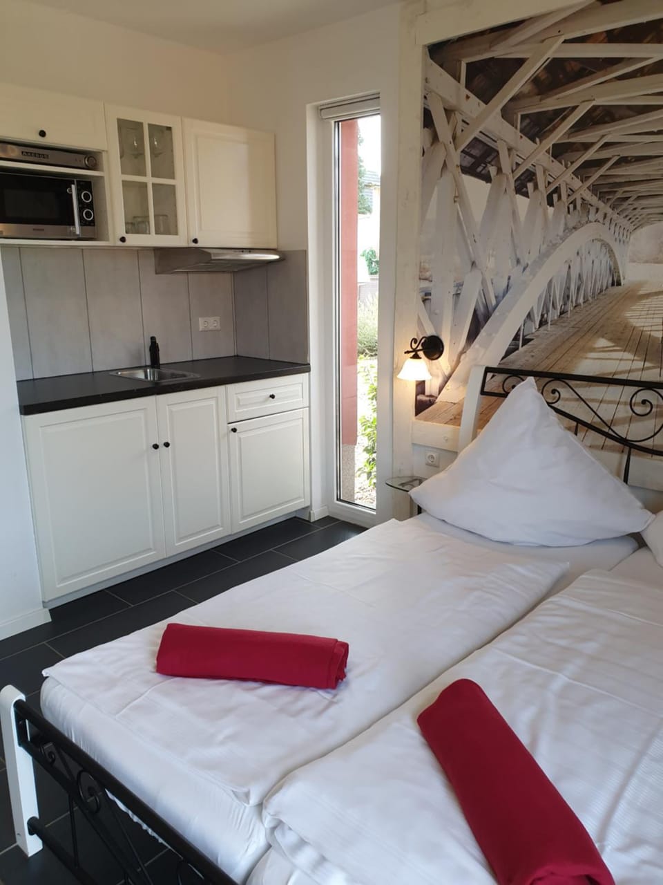 Bed, Kitchen or kitchenette, Photo of the whole room, Bedroom