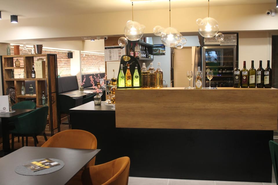 Property building, Evening entertainment, Alcoholic drinks