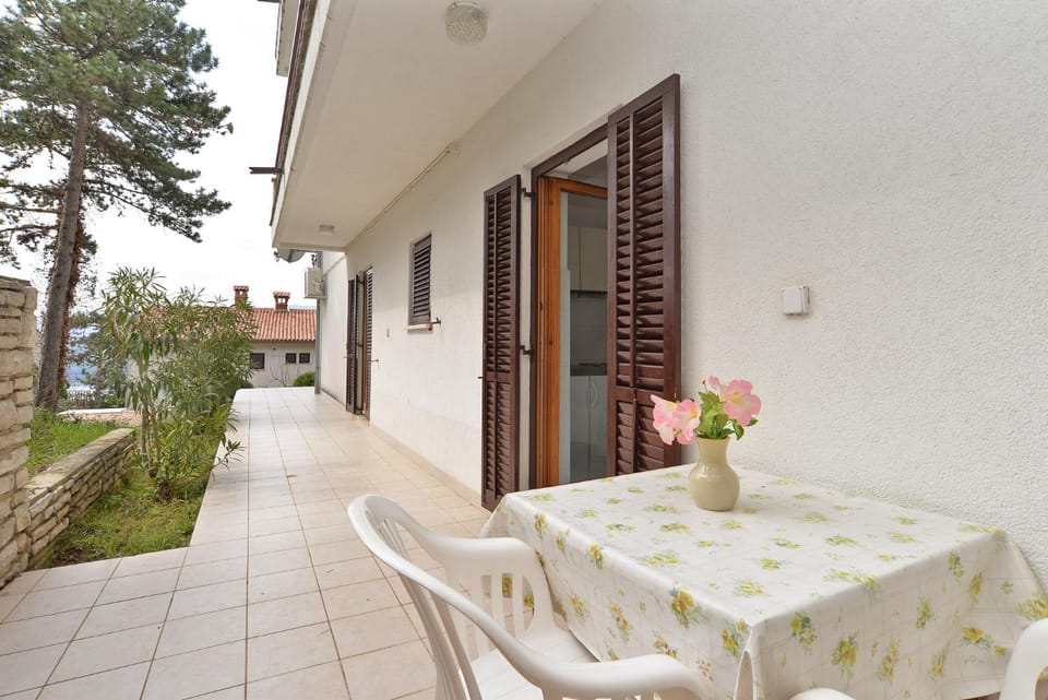 Apartments Rabac 828 Apartment in Istria County