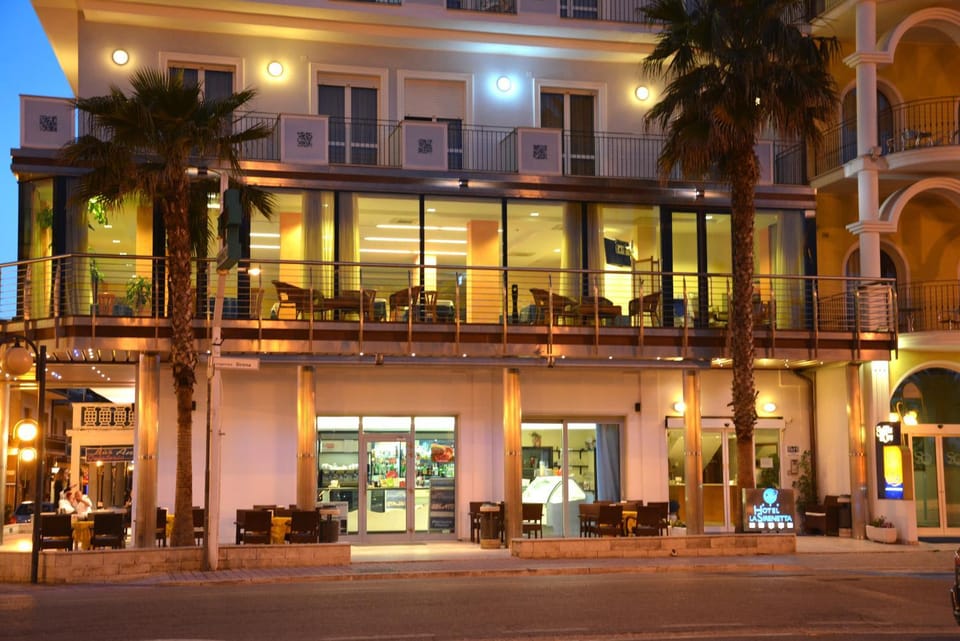 Facade/entrance, Night