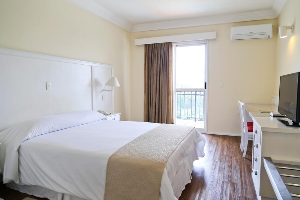 Photo of the whole room, Decorative detail, Bedroom