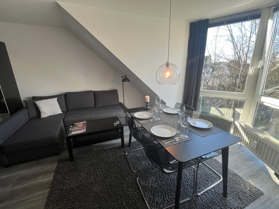 View (from property/room), Living room, Seating area, Dining area
