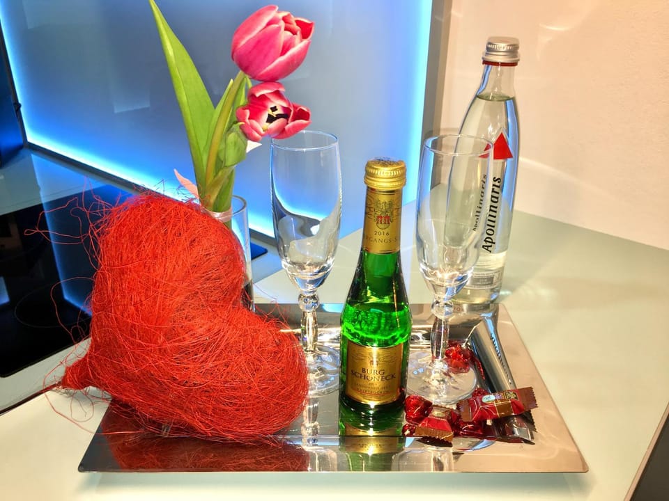 Other, Other, Other, Decorative detail, Decorative detail, Alcoholic drinks, Alcoholic drinks, Non alcoholic drinks, Non alcoholic drinks