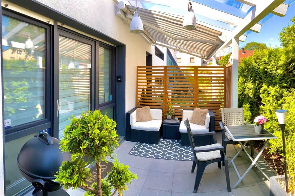 Patio, Facade/entrance, Spring, Day, Summer, BBQ facilities, View (from property/room), Balcony/Terrace, Autumn, On site, Sunrise