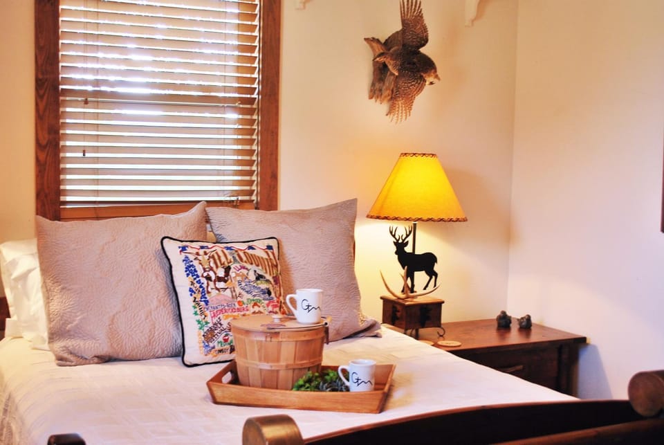Glory Hills Ranch Bed and Breakfast in Lakehills