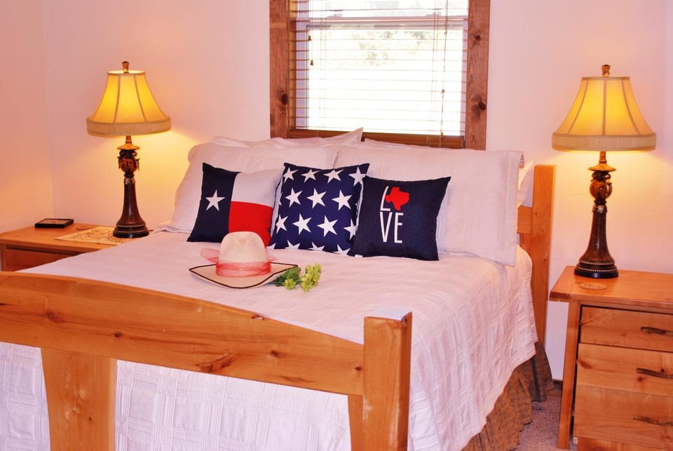 Glory Hills Ranch Bed and Breakfast in Lakehills