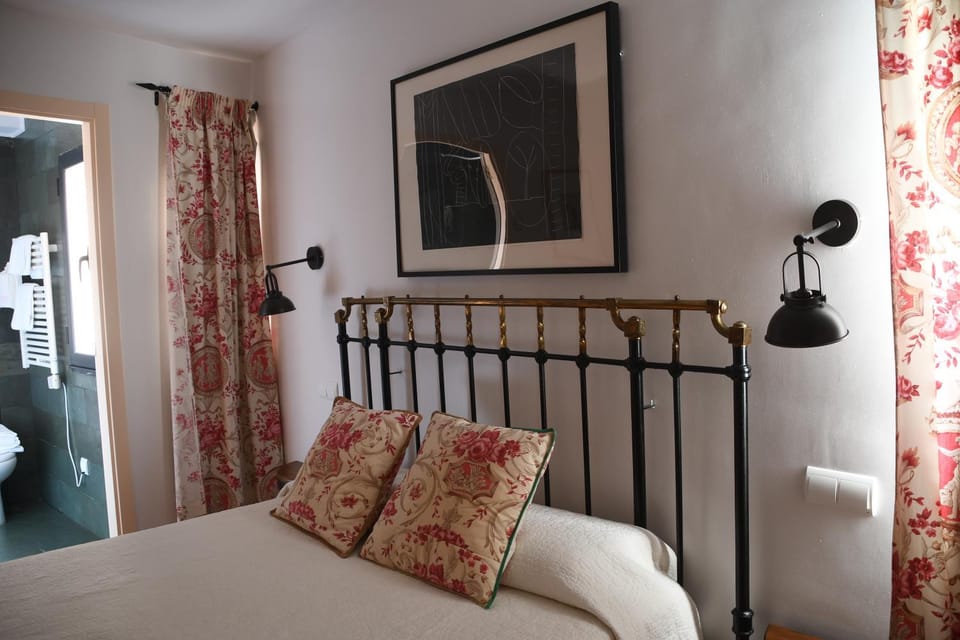 Bathroom, Bedroom, air conditioner