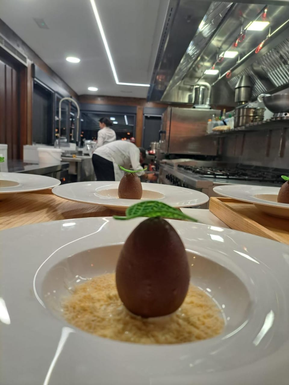 People, Kitchen or kitchenette, Food and drinks, Food, group of guests