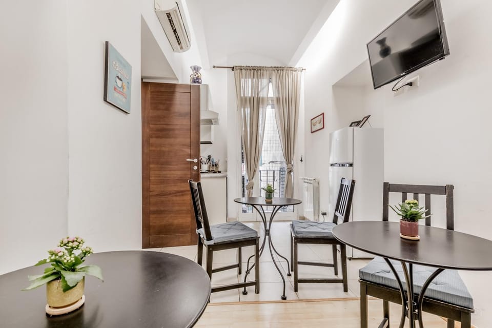 Kitchen or kitchenette, kitchen