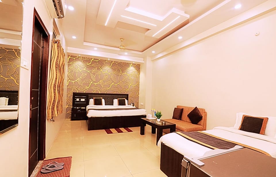 Bathroom, Bedroom, Family, fireplace, VIP