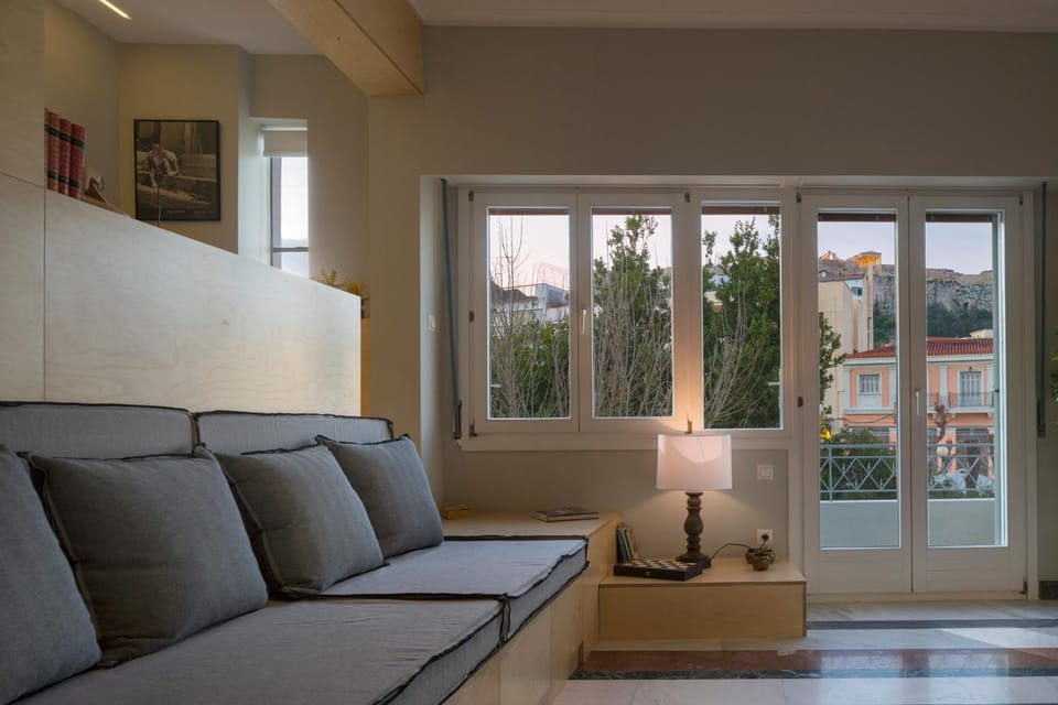 Nearby landmark, Living room, Seating area, City view, Landmark view, Street view, Quiet street view