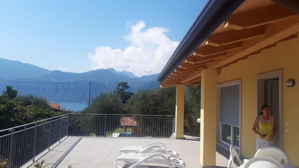 Balcony/Terrace, Lake view