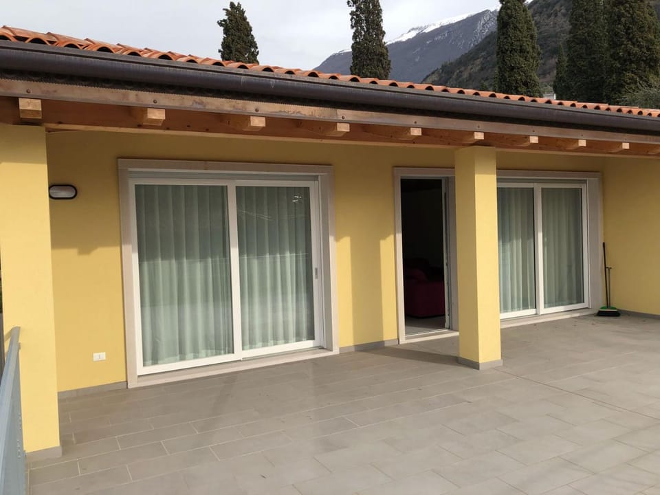 Property building, Facade/entrance, Balcony/Terrace