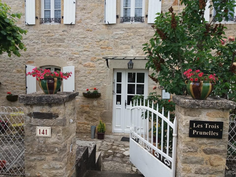 Property building, Street view