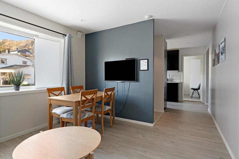 TV and multimedia, Living room, Dining area