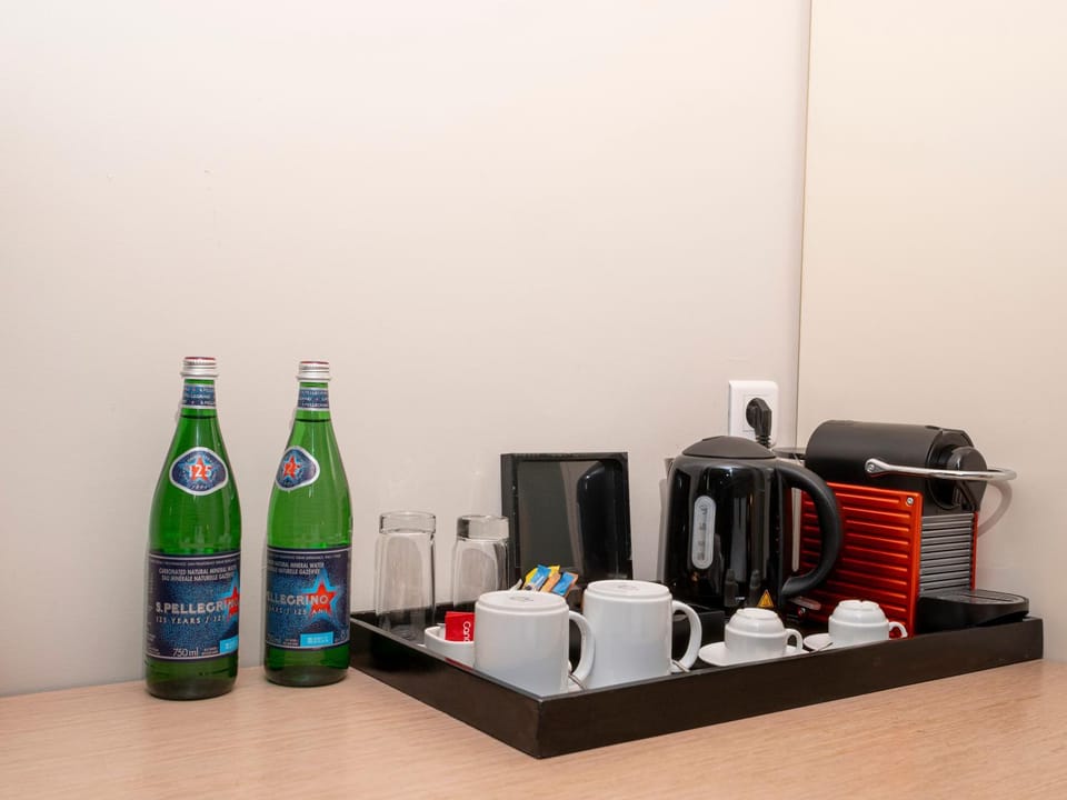 Coffee/tea facilities, Food and drinks, Drinks