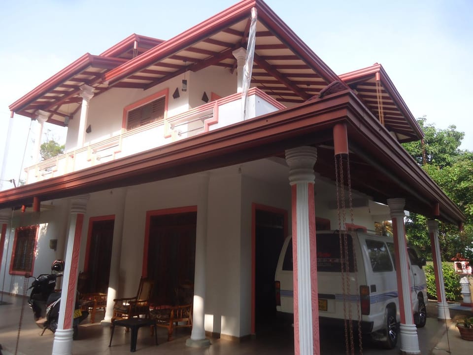 Property building, Patio, Facade/entrance