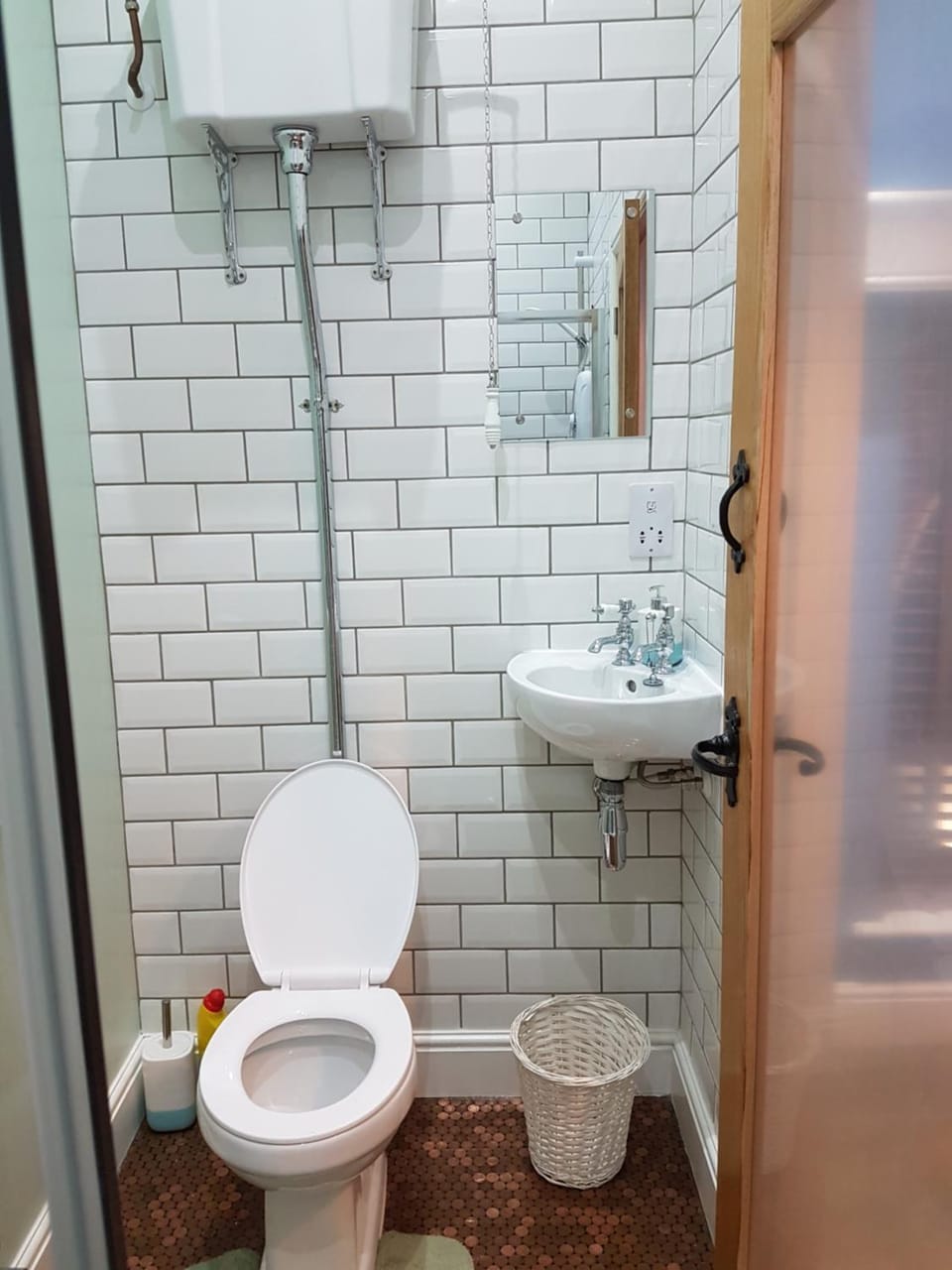 Shower, Toilet
