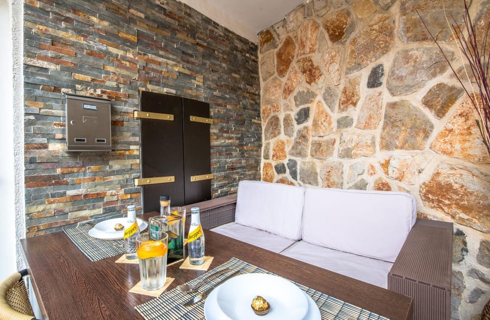 Patio, Seating area