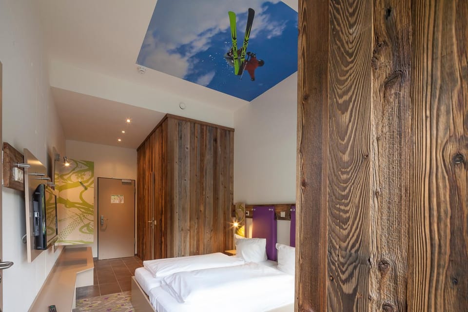 Bathroom, TV and multimedia, Photo of the whole room, Bedroom