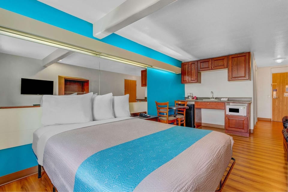 Photo of the whole room, Bedroom, On site