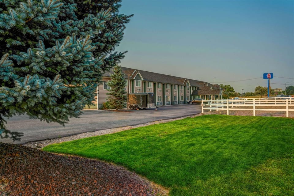 Property building, On site