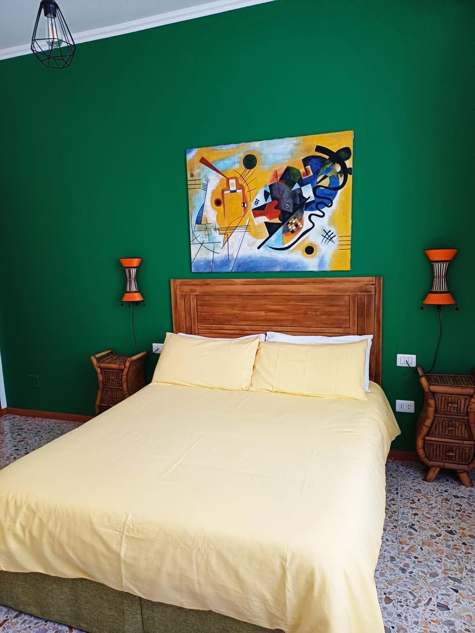 Bed, Photo of the whole room, Decorative detail, Bedroom