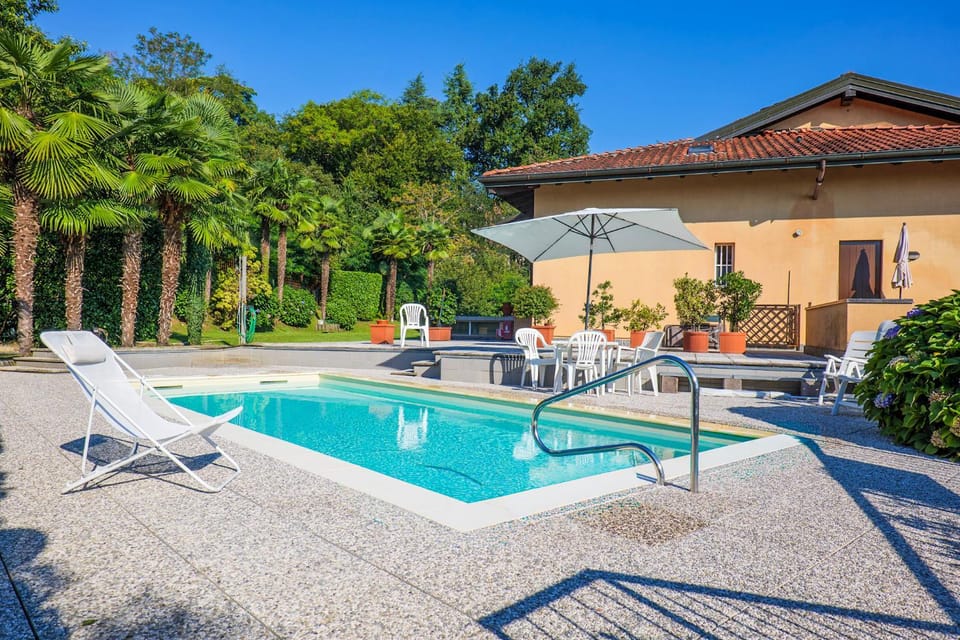 Lake view, Mountain view, Swimming pool