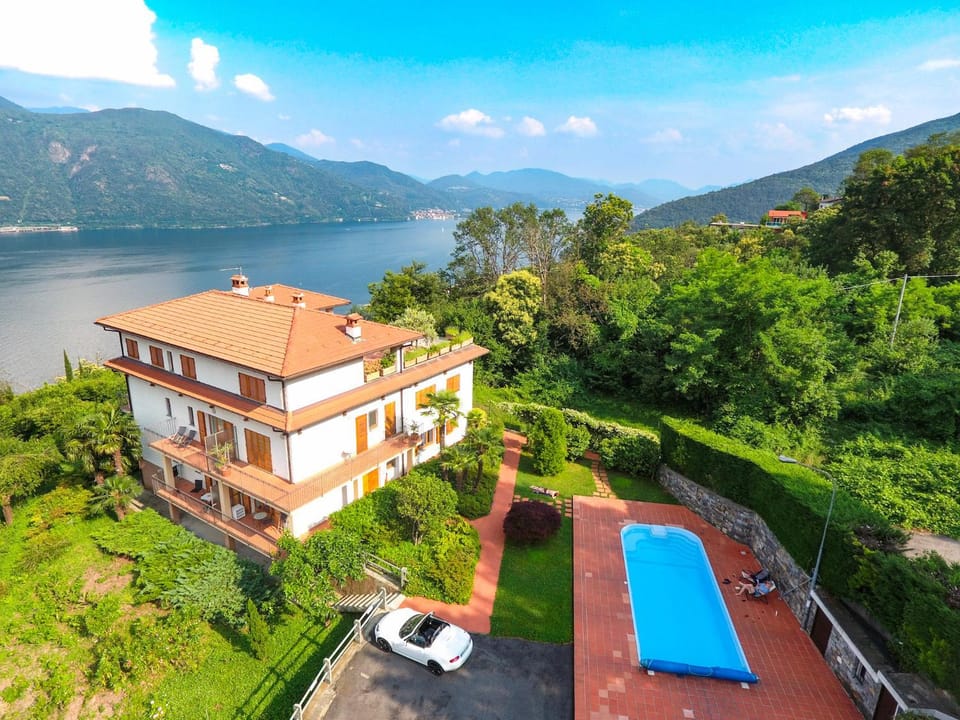 Property building, Lake view, Mountain view, Swimming pool