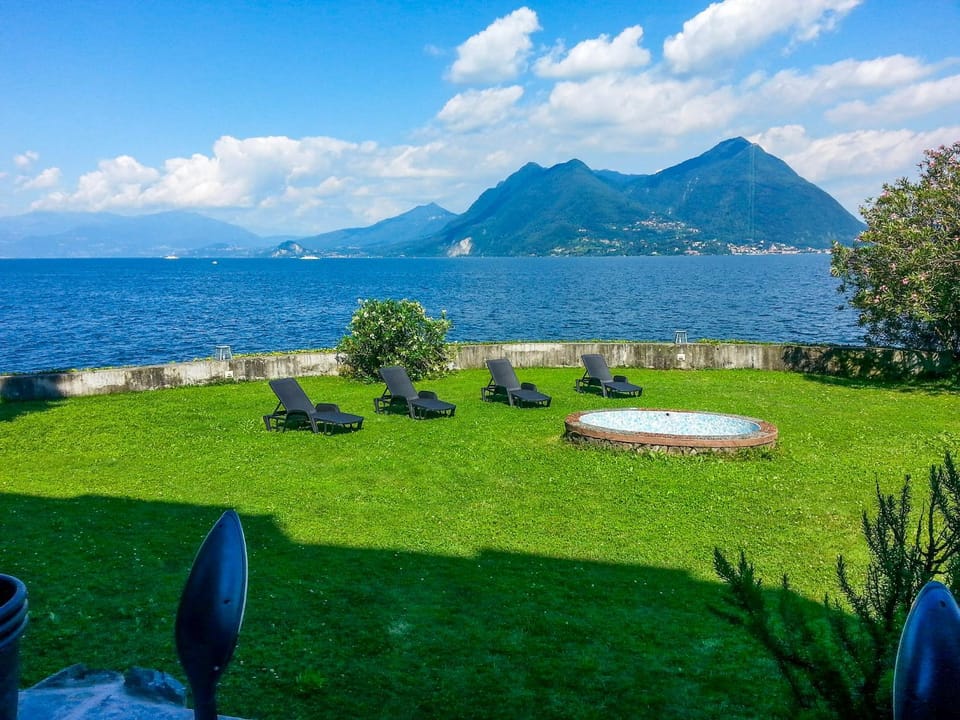 Garden, Garden view, Lake view, Mountain view