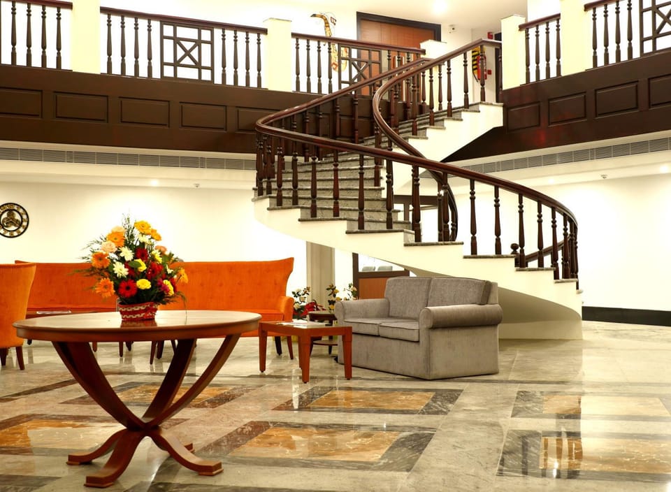 Property building, Patio, Balcony/Terrace, Seating area