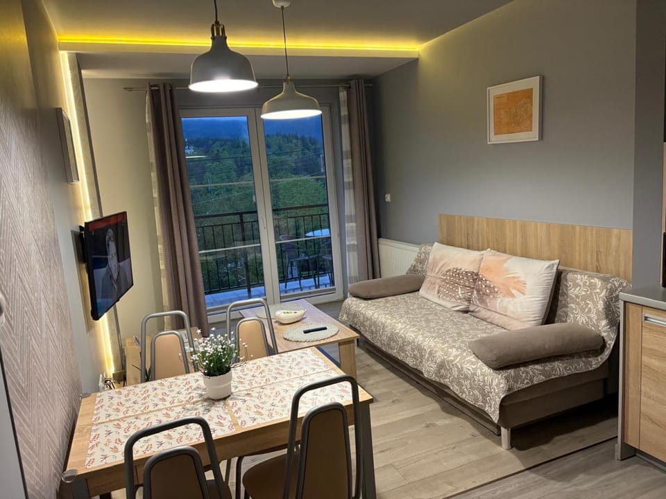 Apartament Villa Mountain View Numer 3 - Blisko Centrum oraz Dworca Apartment in Lower Silesian Voivodeship