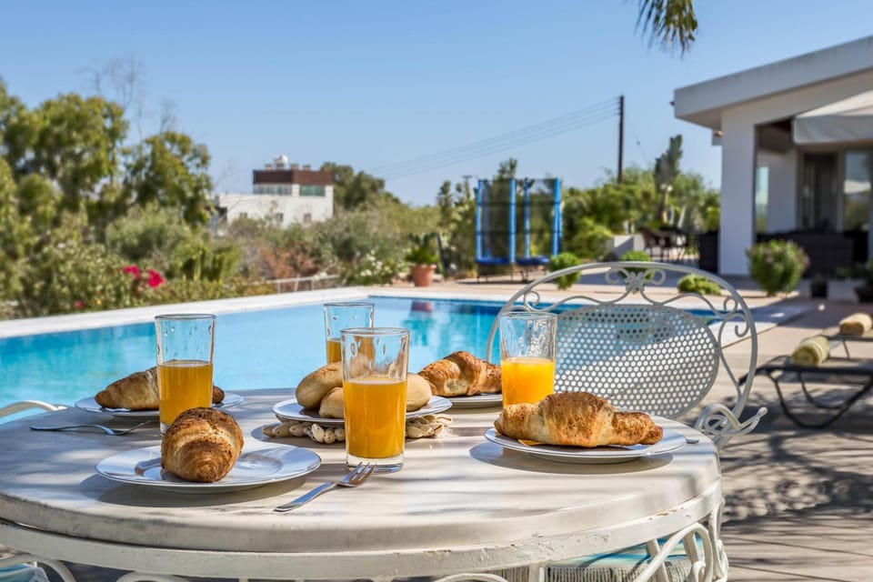 Patio, Garden, Swimming pool