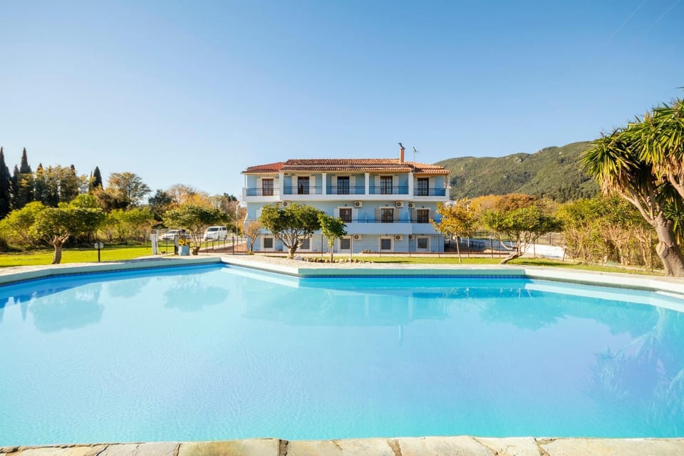 Mountain view, Pool view, Swimming pool