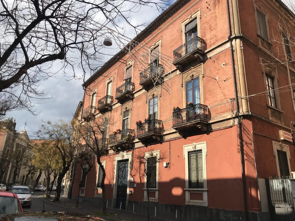 Facade/entrance, Bird's eye view, Street view