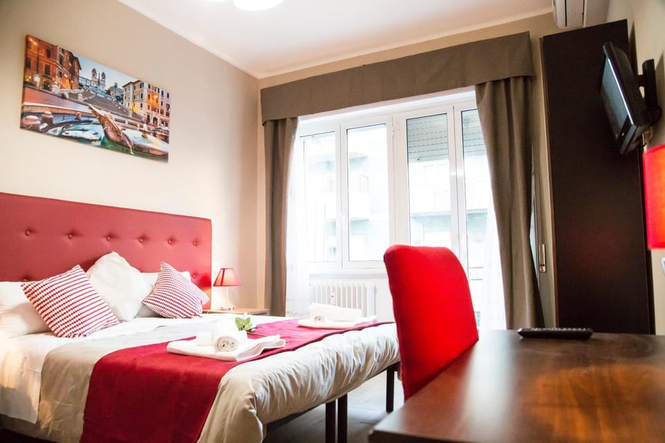 Photo of the whole room, Bedroom