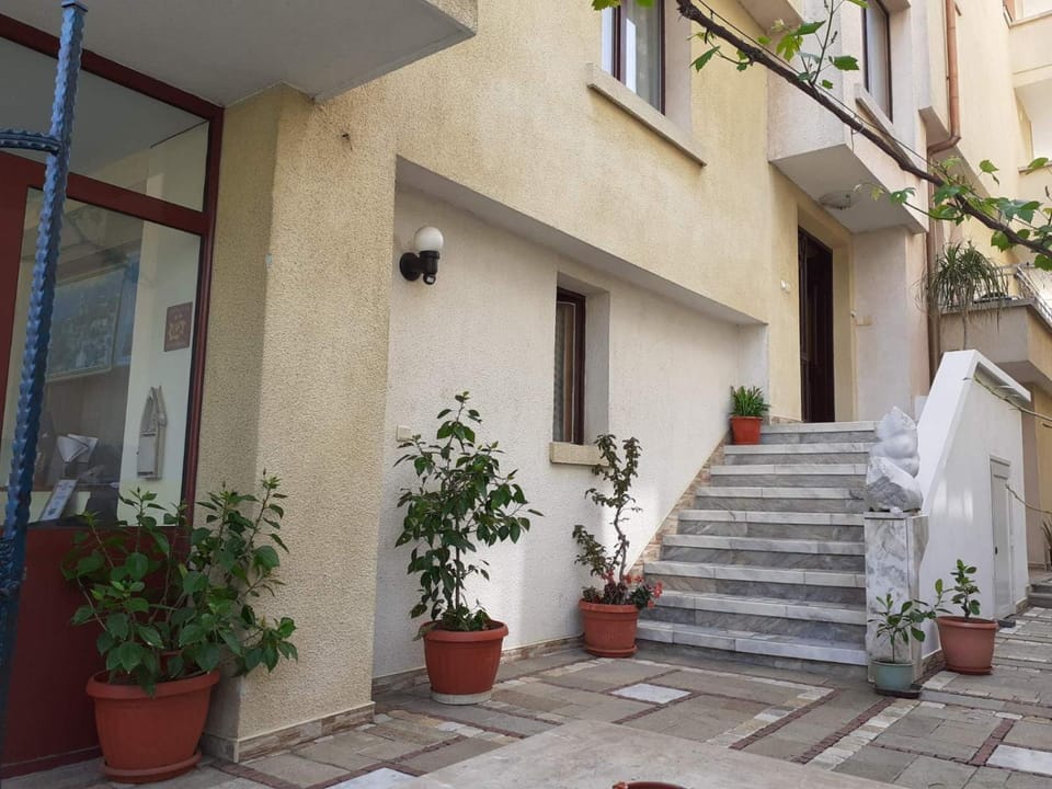 Facade/entrance, Garden, Lobby or reception