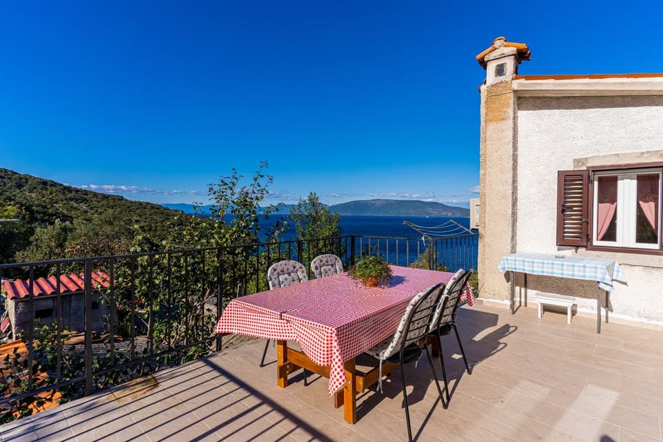 Apartmani Valun1 Apartment in Primorje-Gorski Kotar County