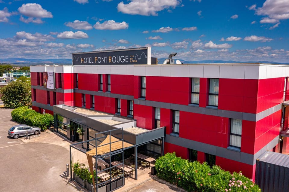 Property building, View (from property/room), Balcony/Terrace, Parking