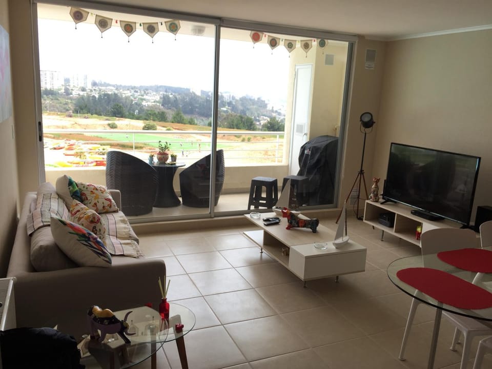 TV and multimedia, Living room, On site, Family