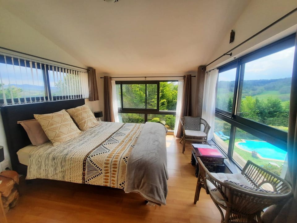 Bed, View (from property/room), Photo of the whole room, Bedroom, Garden view, Mountain view, Pool view, Swimming pool, Swimming pool